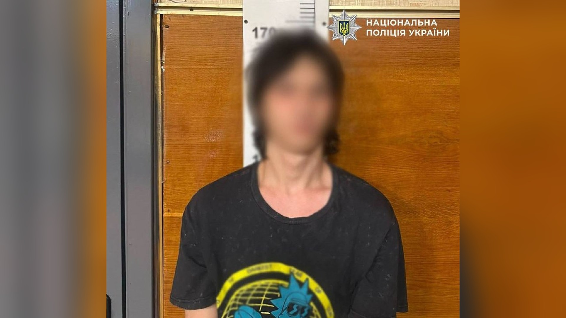 Крадена кава з Європи: митники Києва викрили схему на мільйони грн Поліцейський патруль біля житлового будинку в Подільському районі Києва після нападу 17-річного з ножем на правоохоронця