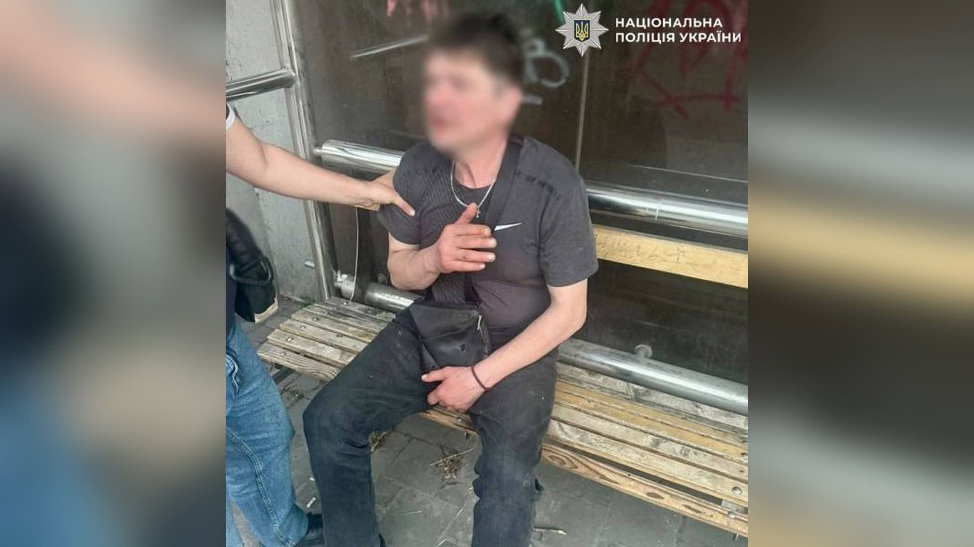 У Дарницькому районі сусід вкрав сейф із 2 млн грн і закопав у лісі Правоохоронці затримали 52-річного киянина, який вчиняв розпусні дії щодо 8-річної дівчинки у вбиральні лікарні Солом'янського району