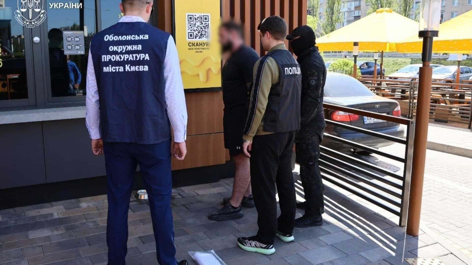 У Дарницькому районі виявили завищені ціни на асфальт при закупівлі Зал суду в Києві: 28-річного киянина обвинувачують в організації схем ухилення від мобілізації за $15–28 тис
