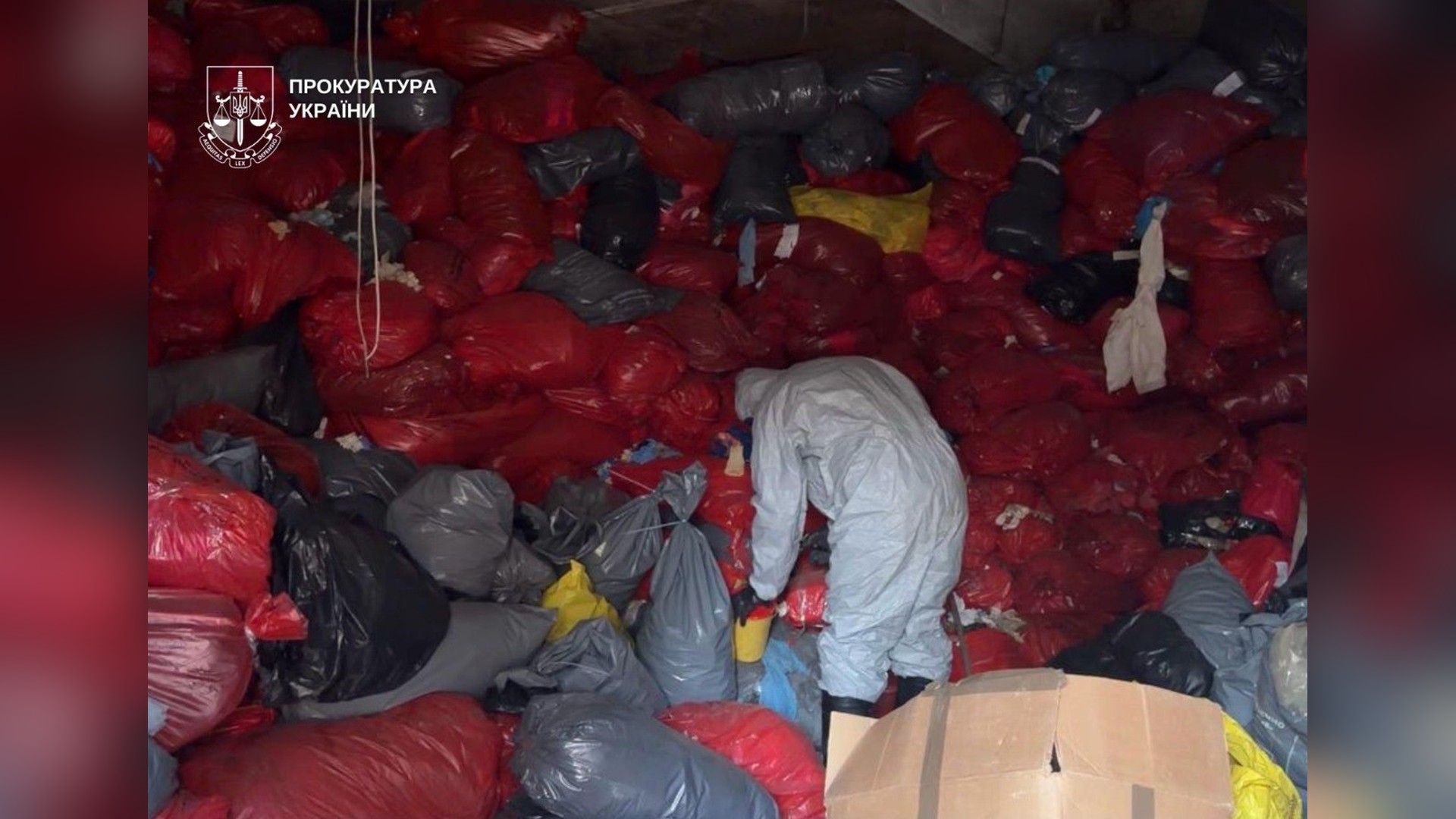 Небезпечні медичні відходи — шприци, ампули та хірургічні леза — виявлені на київському складі без дотримання умов зберігання