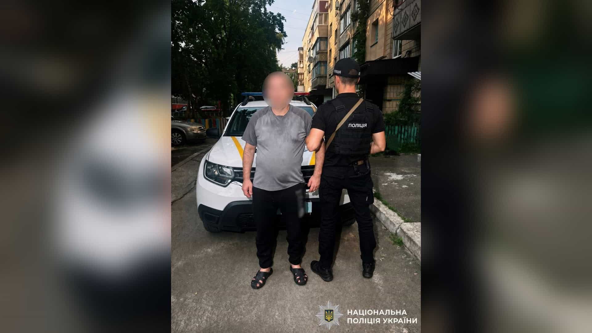 У Києві поліція та ветерани співпрацюватимуть через гольф для відновлення Поліцейські Бучанського району на місці події у Коцюбинському, де 48-річний чоловік кинув тренувальну гранату в офіс комунального підприємства
