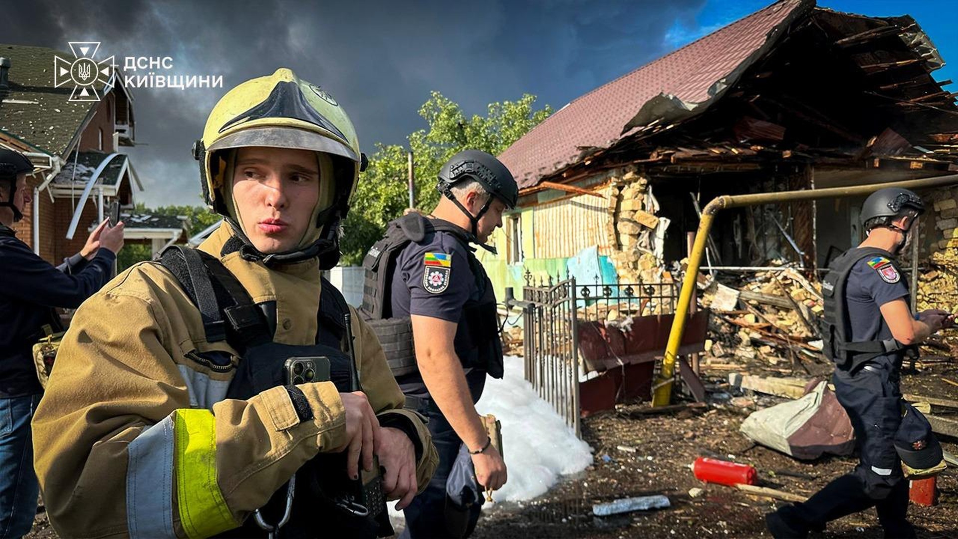 25 тисяч доларів за фіктивну інвалідність: на Київщині викрили шахрая Рятувальники ліквідують наслідки удару дронами по підприємствах Київської області під час масованої атаки на Україну