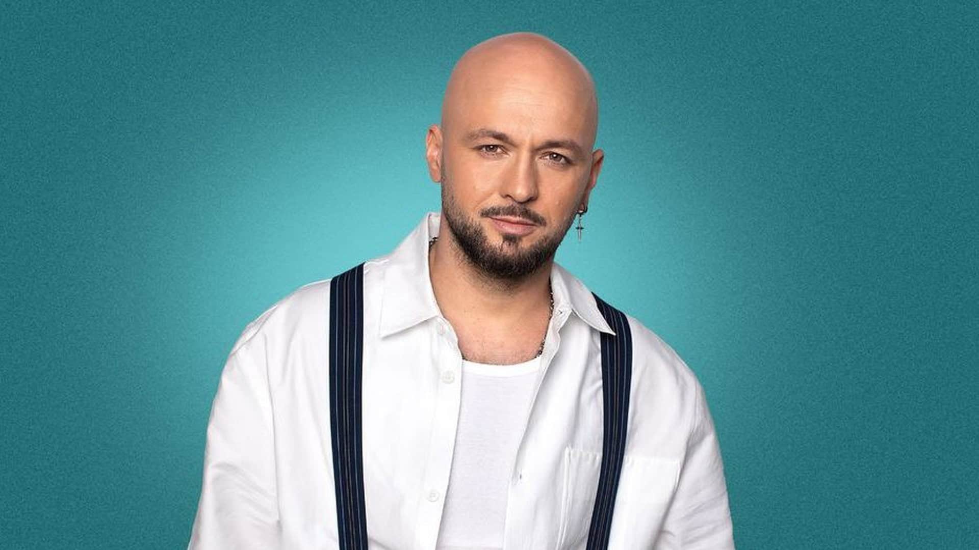 На бульварі Шевченка встановлять пам'ятник Мазепі Портрет співака Максима Бородіна, учасника 12-го сезону шоу Голос країни, на бірюзовому фоні