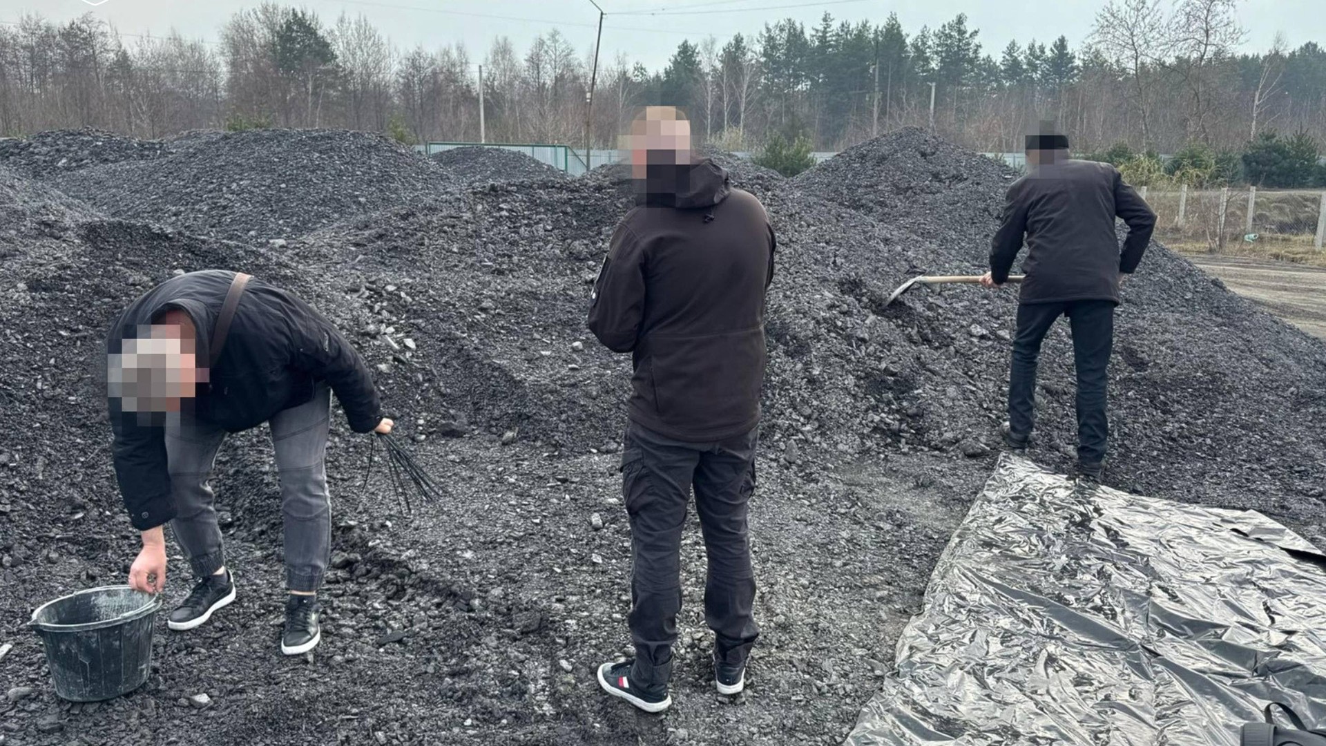 Заступника сільського голови на Бучанщині підозрюють у збитках на 437 тис. грн Схема збуту неякісного вугілля школам і лікарням: 8 підозрюваних, збитки понад 9,1 млн грн у чотирьох областях