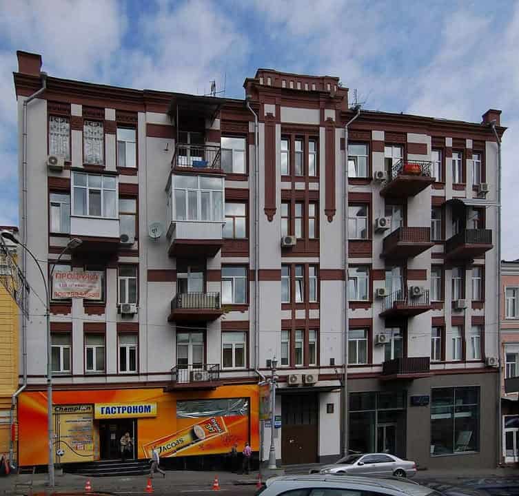 Будинок на Прорізній, 20: як двоповерхівка стала п'ятиповерховою Будинок на Прорізній 20 у Києві — пам'ятка архітектури пізнього модерну з пілястрами та аттиком