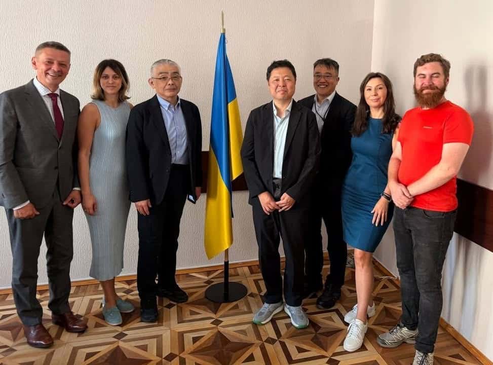 Делегація японської служби медичної допомоги під час надзвичайних ситуацій DMAT зустрілася з фахівцями Департаменту охорони здоров'я КМДА, щоб вивчити