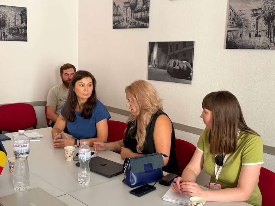 Київ будує центр лікування опіків із міжнародними партнерами Департамент охорони здоров'я КМДА провів робочу зустріч із представниками міжнародного проєкту «Технічна підтримка проєктів лікарень в Україні», що ре