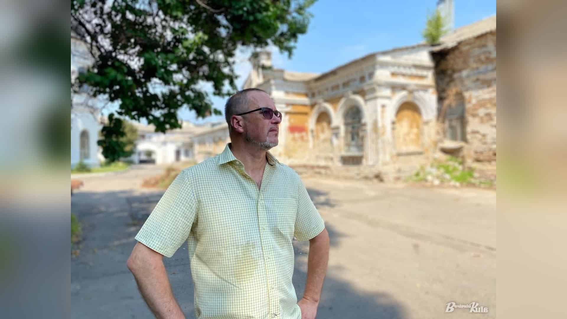 У Києві попереджають про міграцію кажанів: радять зачиняти вікна 5 серпня 2025 року виконувач обов'язків президента НаУКМА Денис Азаров відмовив представникам Київського науково-методичного центру з охорони пам'яток