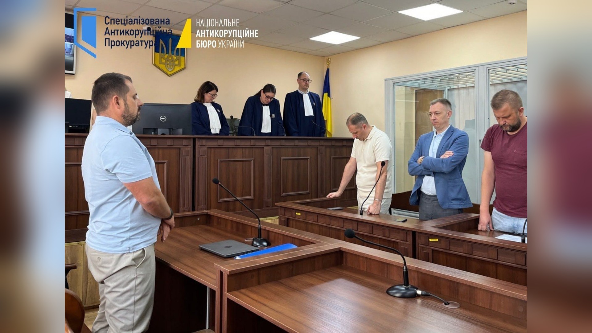 Будівля ВАКС у Києві — суд залишив чинним вирок двом особам за хабар 100 тисяч доларів США посадовцю прокуратури