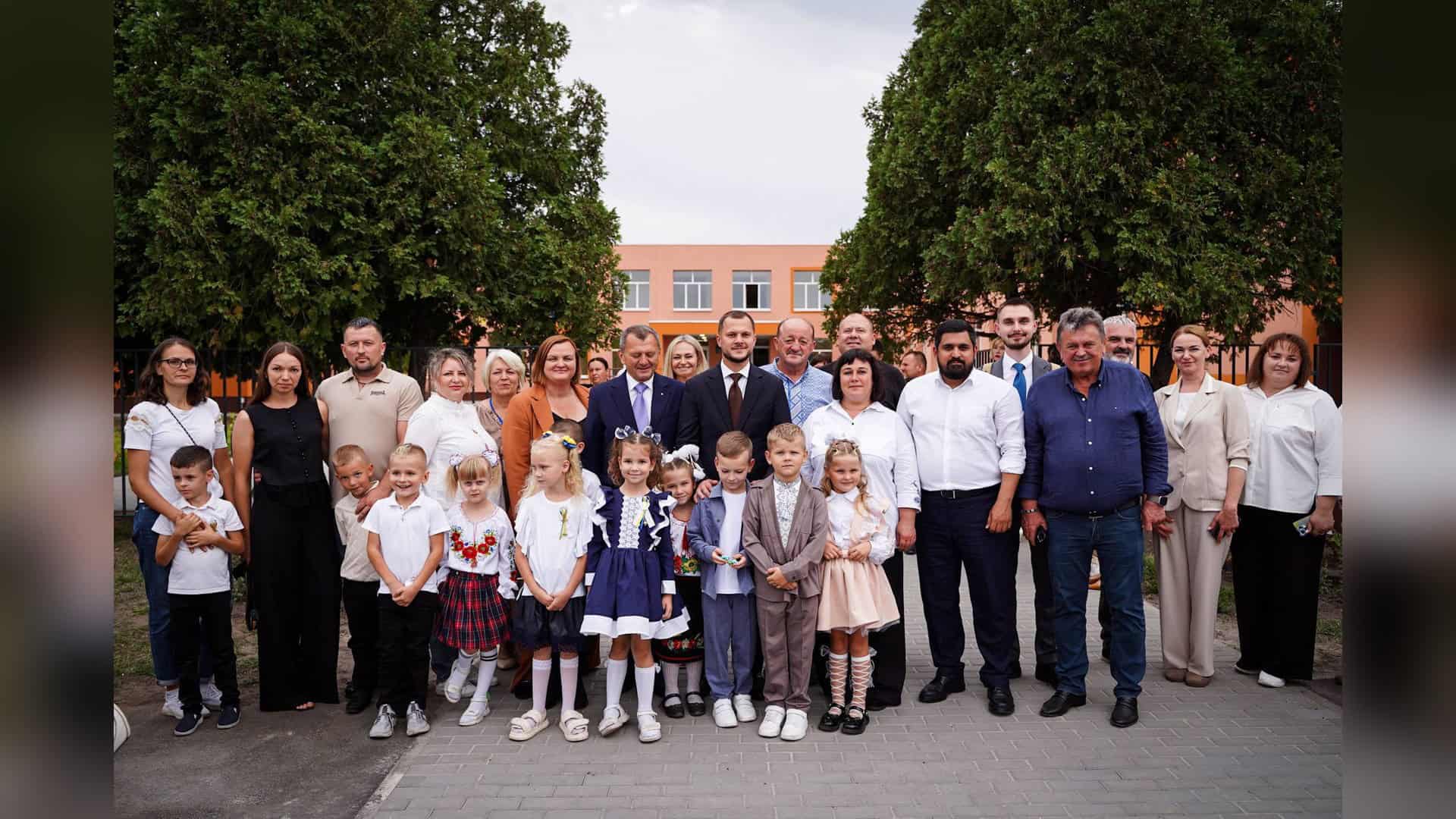 У Броварах відкрили Алею Героїв (фоторепортаж) Відновлена школа в селі Лукаші Баришівської громади на Київщині, куди повернулися 116 учнів після чотирьох років перерви через воєнні пошкодження