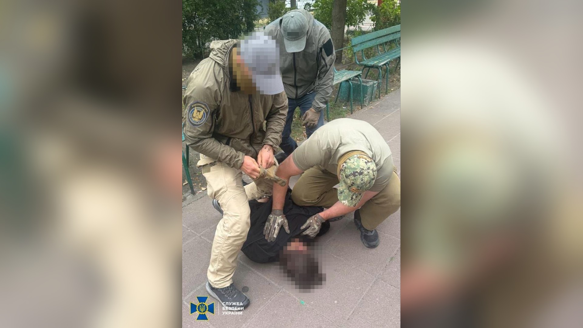 Директору департаменту КМДА оголосили підозру через парковку за 3,6 млн Співробітники СБУ затримали у Києві жінку-агентку ФСБ, яка готувала вбивство опозиціонера біля столичного спортзалу