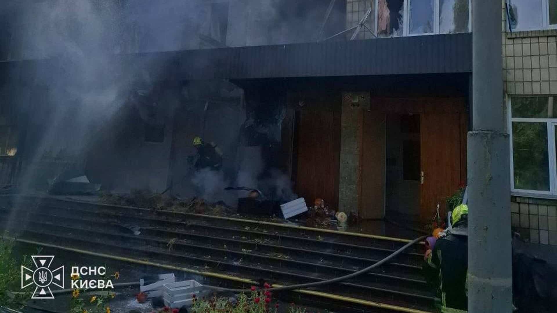 Дрони вдарили по двох дитсадках і двох школах Києва