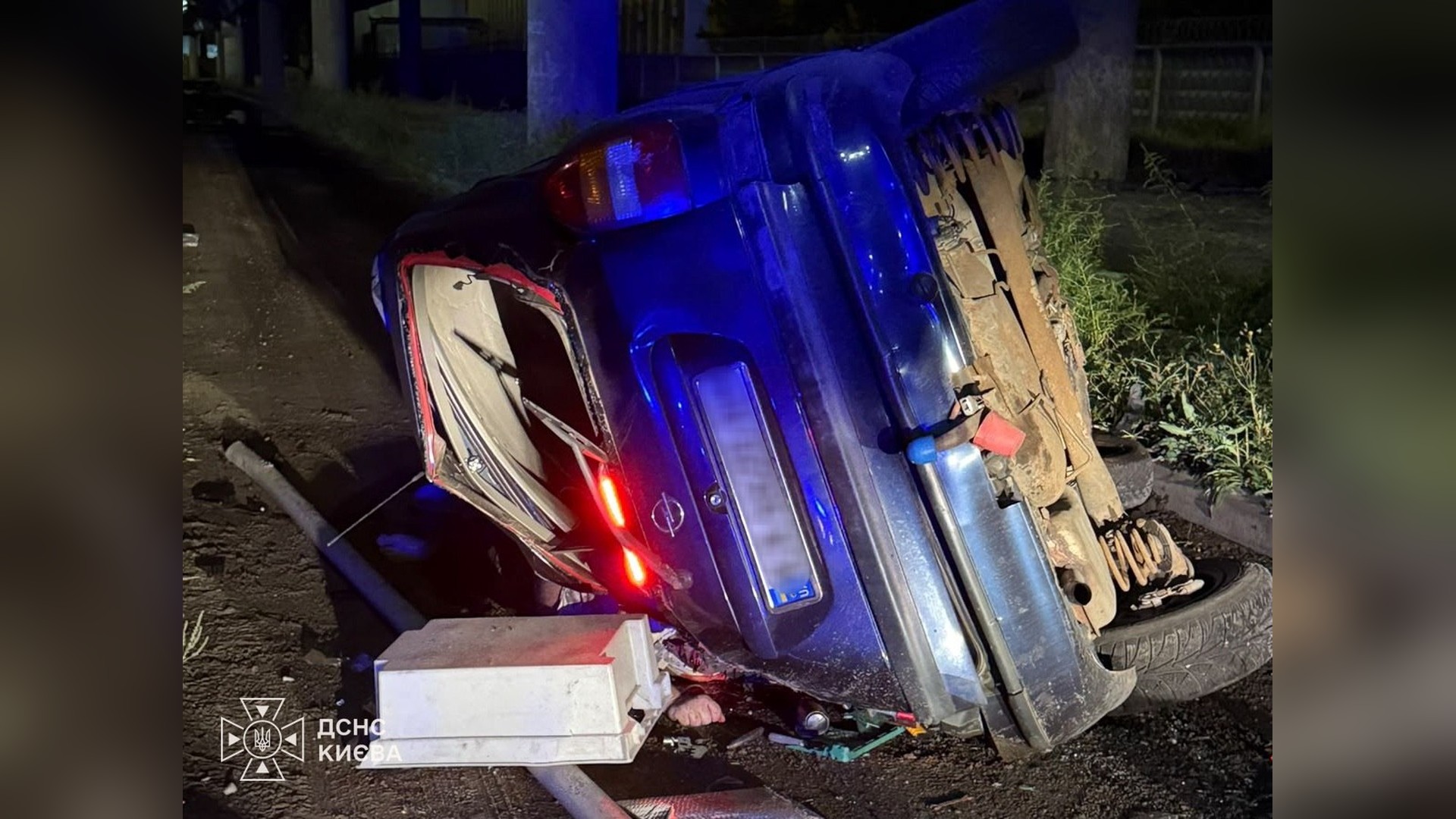 Киянину повідомили про підозру у вбивстві лікарки ВЛК на Подолі Автомобіль Opel впав з мосту на вулиці Промисловій у Голосіївському р-ні Києва — водій загинув, 13 вересня