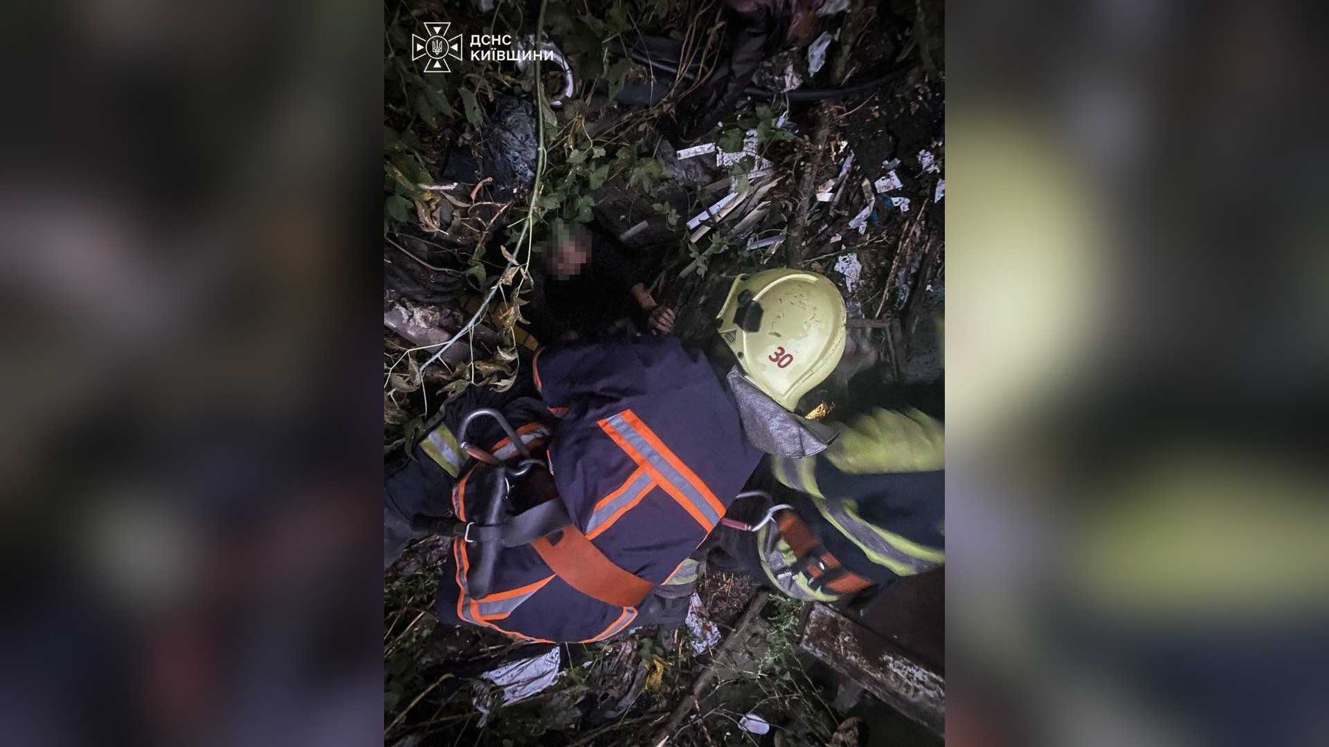 У Бучанській громаді 24 липня відбудуться планові відключення електроенергії Рятувальники ДСНС дістають чоловіка з ями на вулиці Соборній у Фастові на Київщині
