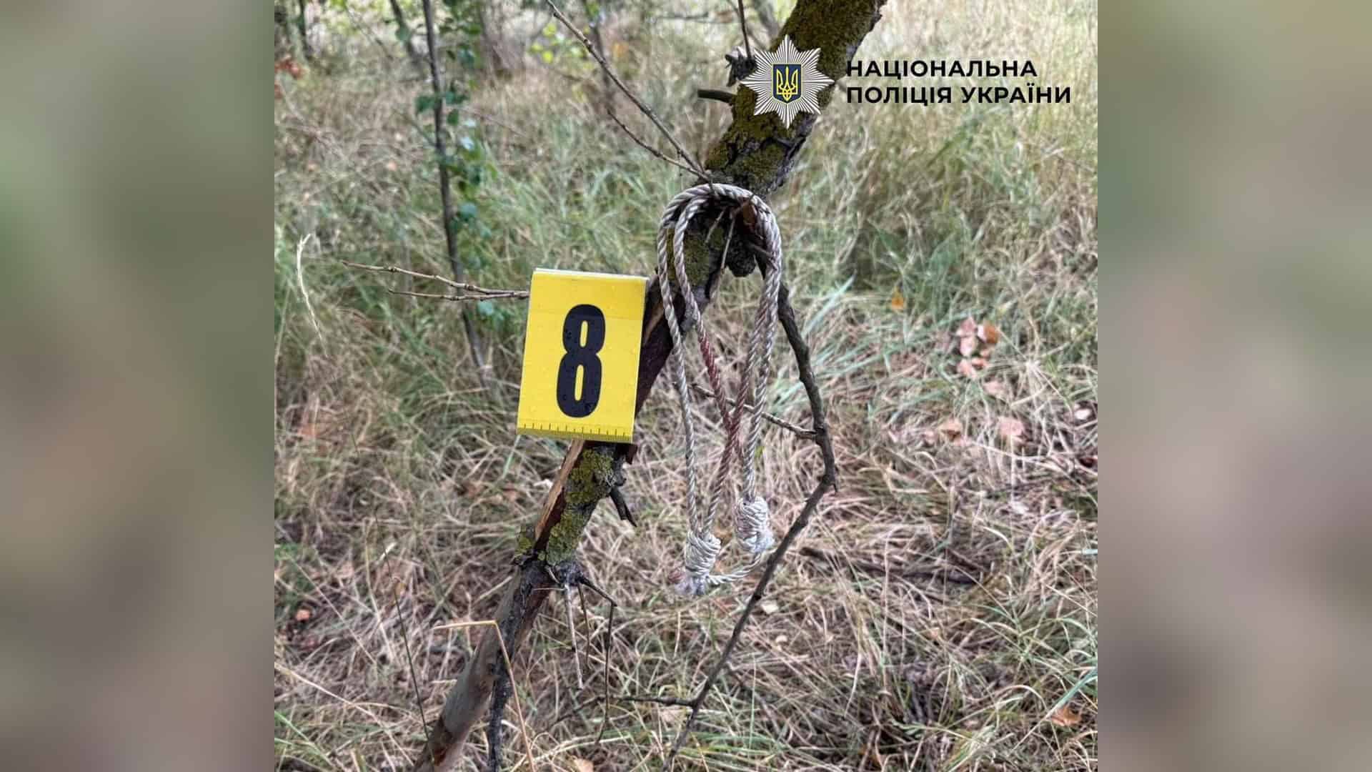 Поліція розслідує експлуатацію студентів КНУКіМ у ресторанах Поплавського Троє підозрюваних у розбійному нападі на ді-джея затримані поліцією Києва — жертва у тяжкому стані в лікарні
