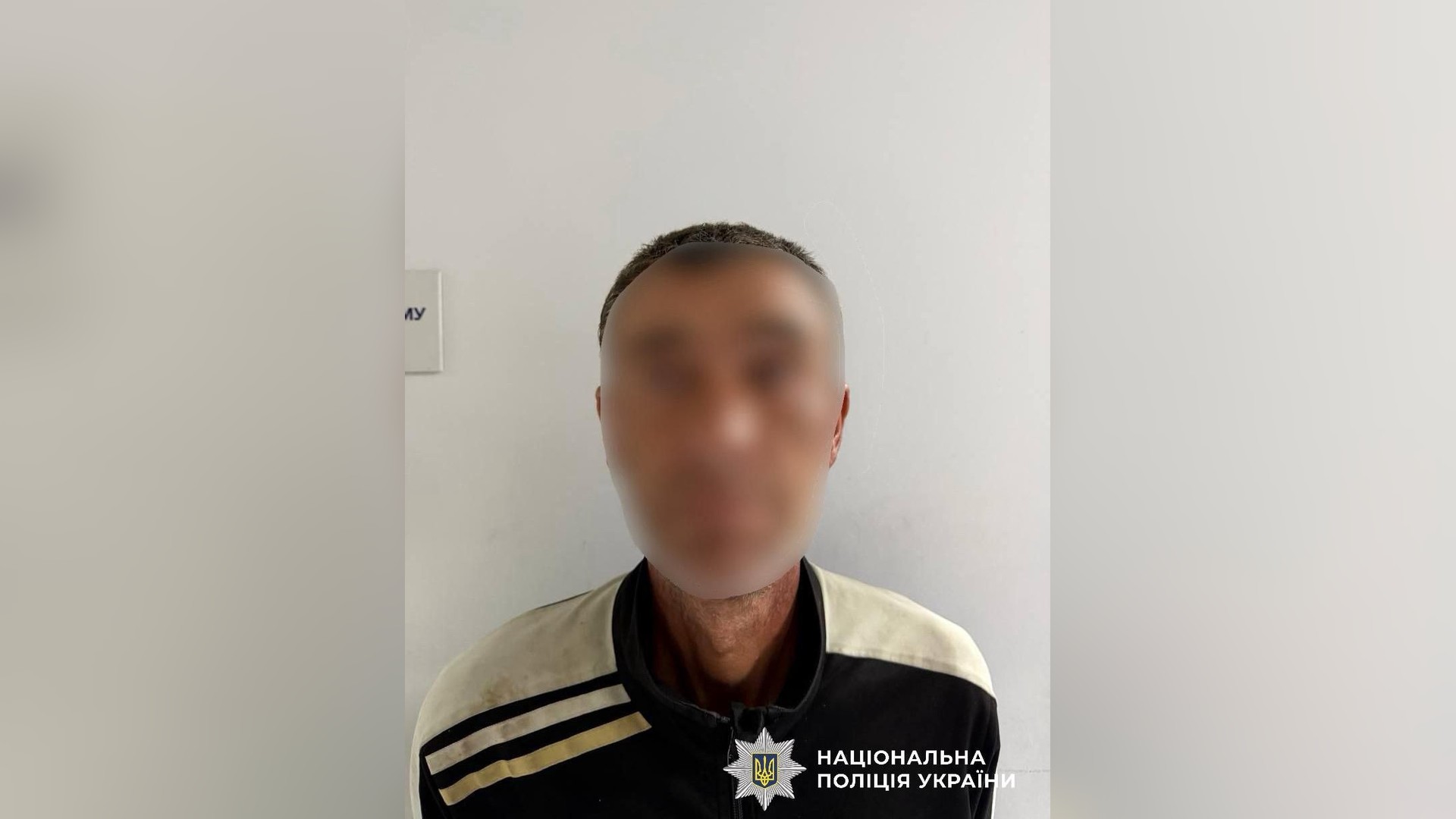 Поліцейські на місці події на Броварщині, де 45-річний чоловік завдав ножових поранень знайомому у селі Рожни