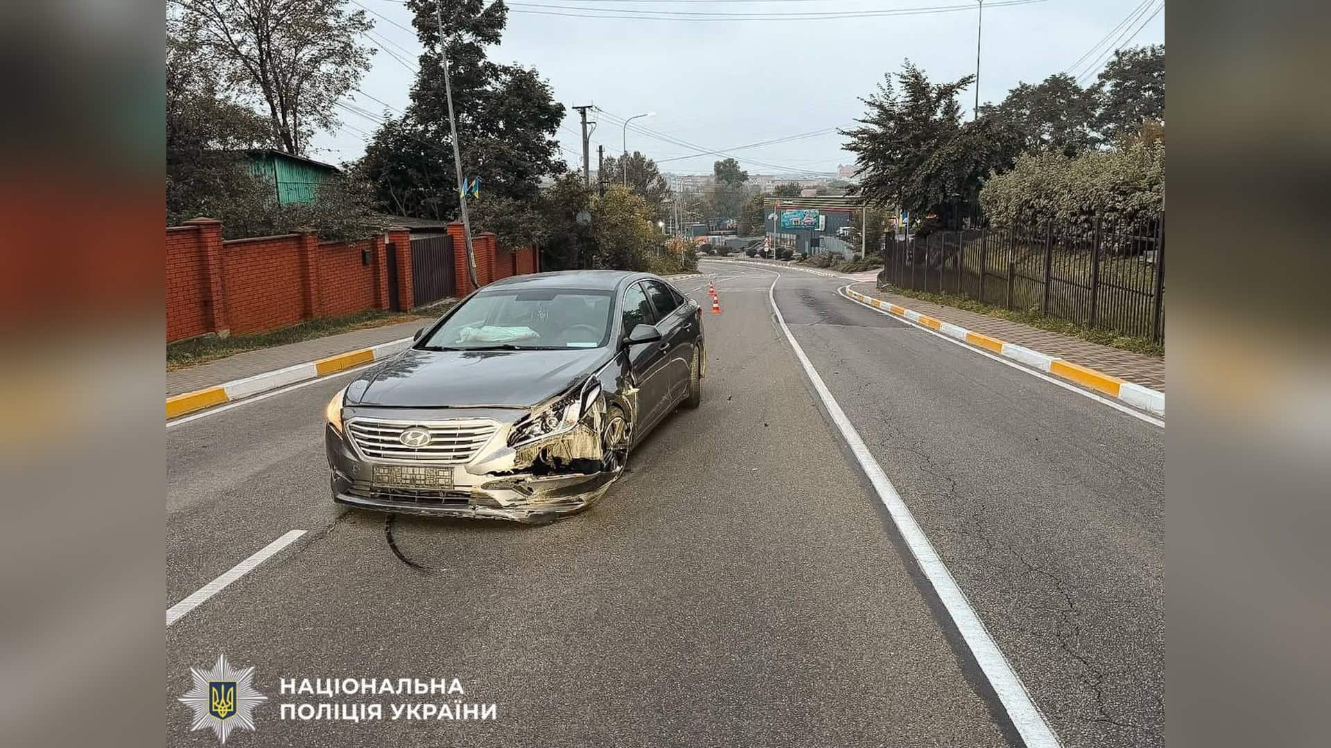 Трамвайне депо на Лук’янівці під загрозою: зруйнований дах, вибиті вікна й припис від КМДА Місце ДТП у Петропавлівській Борщагівці на Бучанщині, де п'яний водій Hyundai Sonata збив 58-річну пішохідку на тротуарі