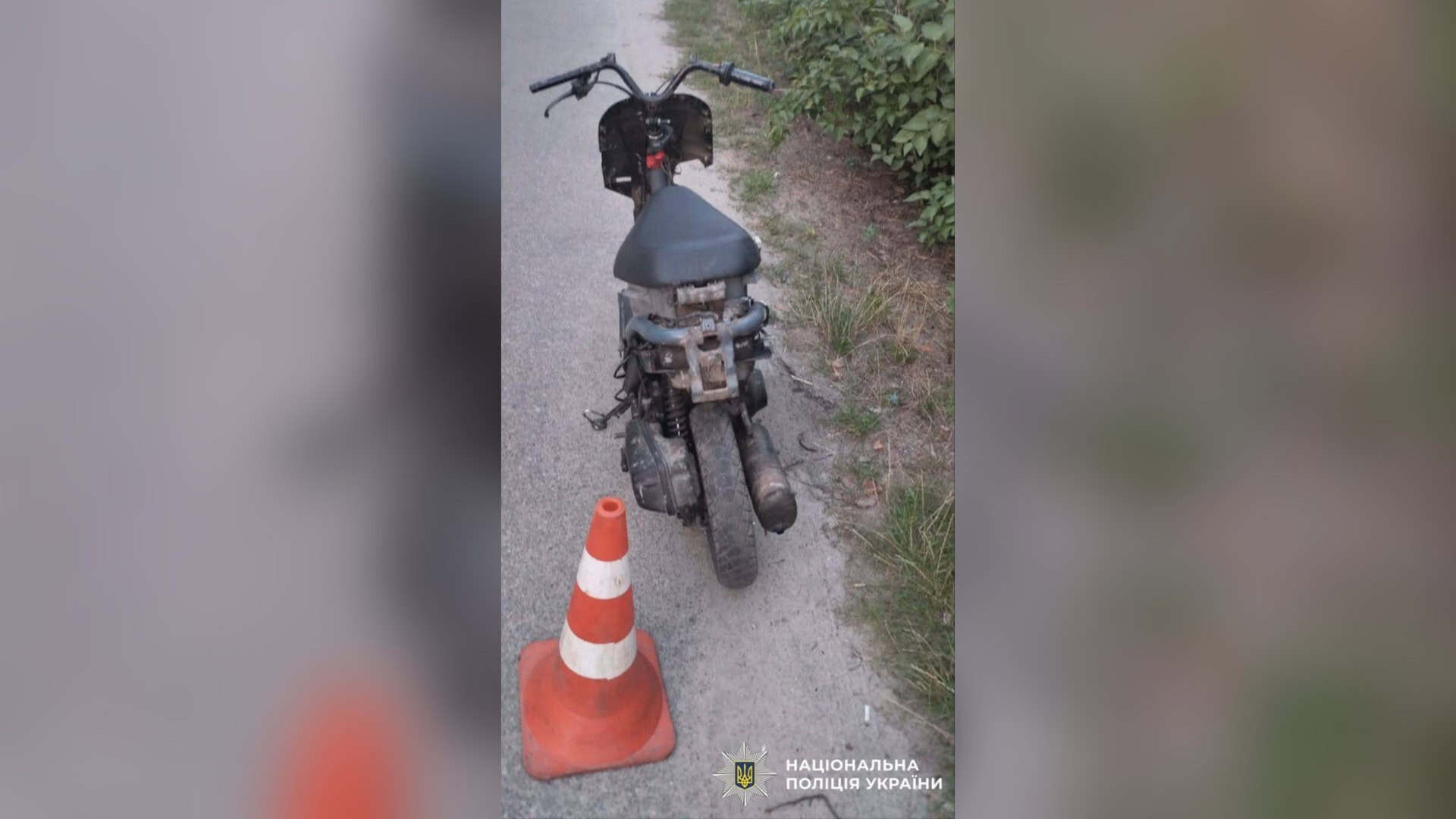 П’яний водій у Петропавлівській Борщагівці збив пішохідку на тротуарі Поліцейські на місці ДТП у Фастівському районі Київщини, де 15-річний мотоцикліст збив 5-річну дівчинку