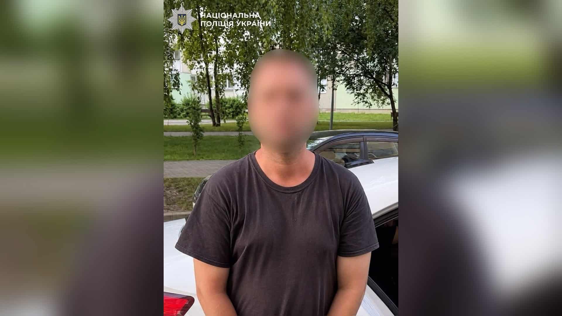 Атака у Броварському р-ні: пожежа на складі й пошкоджений гуртожиток Поліцейські Київщини затримали 32-річного чоловіка у Броварах за підозрою у спробі крадіжки товарів із супермаркету