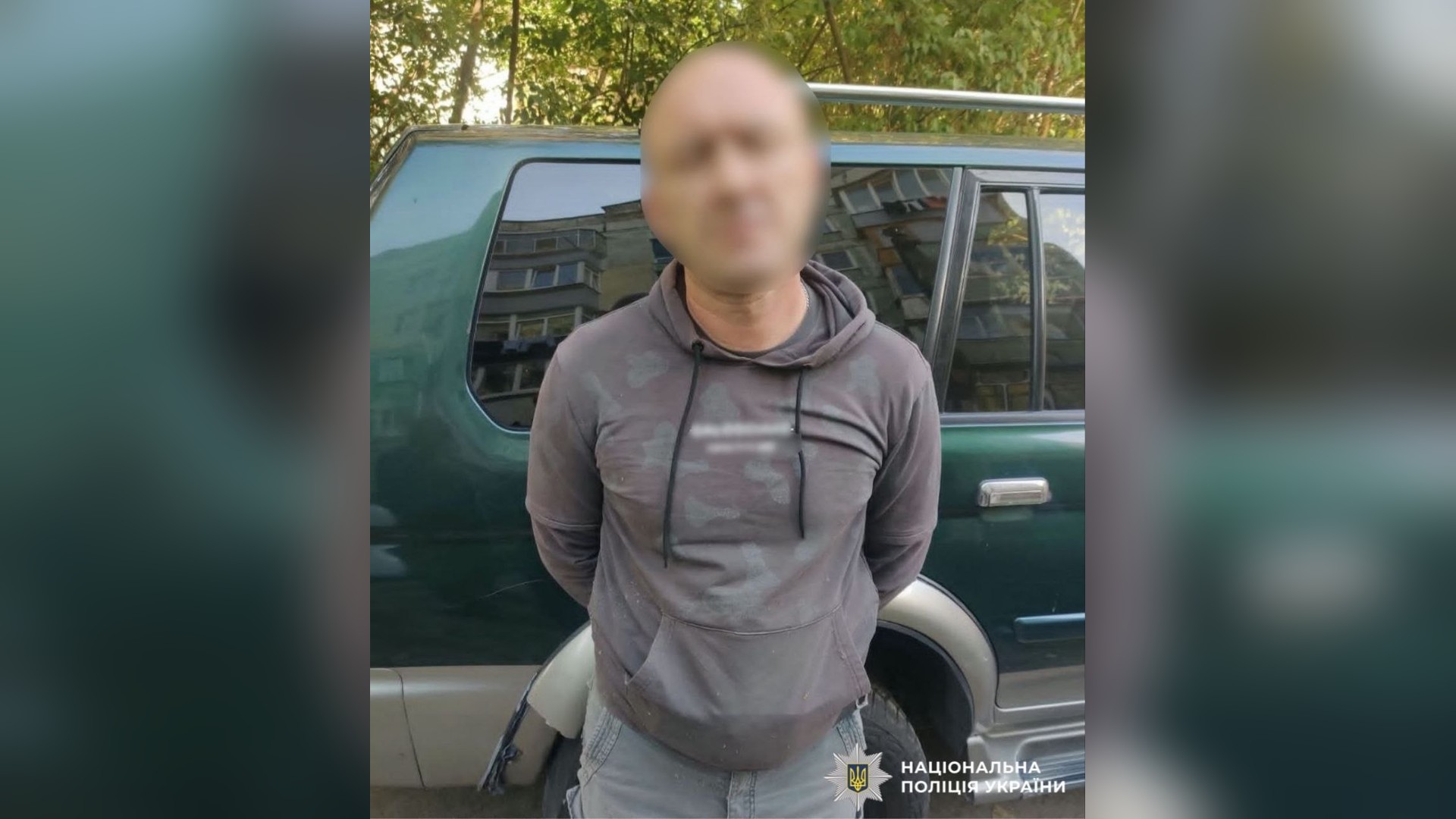 Із пожежі в Чорнобилі врятували двох лосенят: вони вже у сафарі-парку Поліція Київщини затримала 46-річного киянина за підозрою у продажу гранатомета, кулемета та міни на суму 112 тисяч гривень