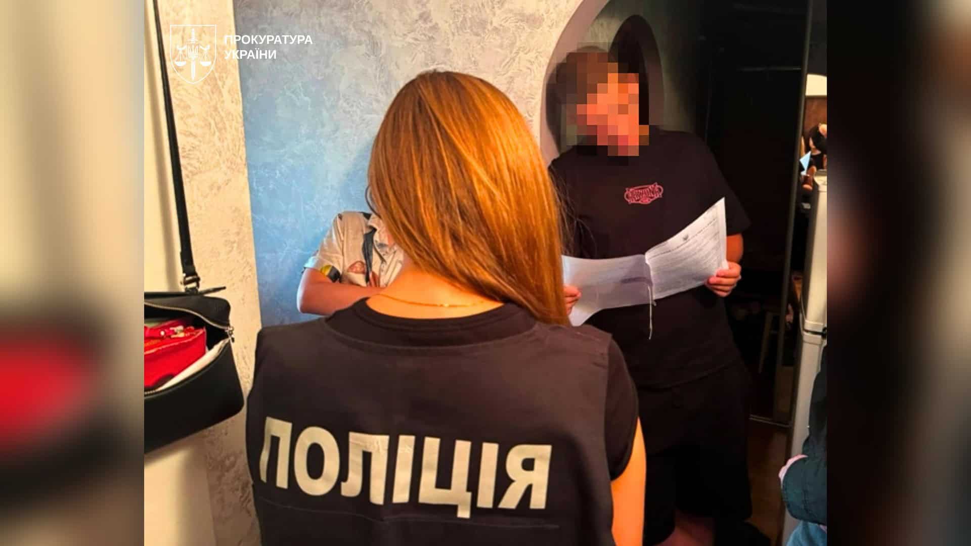 Правоохоронці під час обшуку в межах операції WallHack вилучили комп'ютерну техніку: 23 особам повідомлено про підозру у скам-схемах