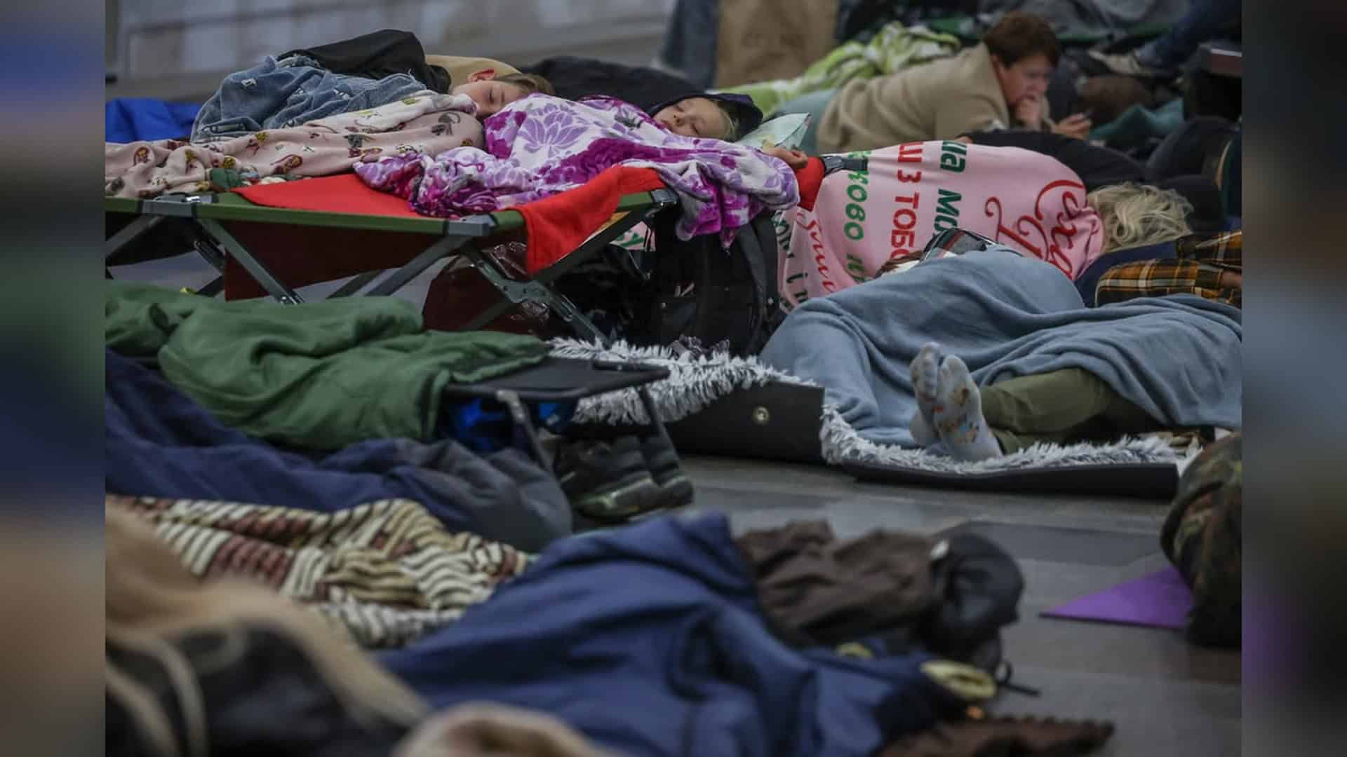 У ніч на 8 вересня в метро Києва переховувались близько 30 000 людей, зокрема понад 2 500 дітей, під час масованого обстрілу