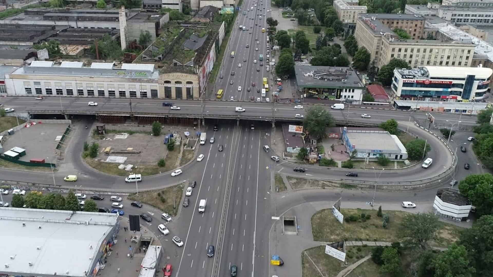 Бессарабський ринок після реновації за $3,5 млн втратив третину орендарів Шулявський шляхопровід у Києві, де планують обстежити болтові з'єднання конструкцій за 2,73 млн грн