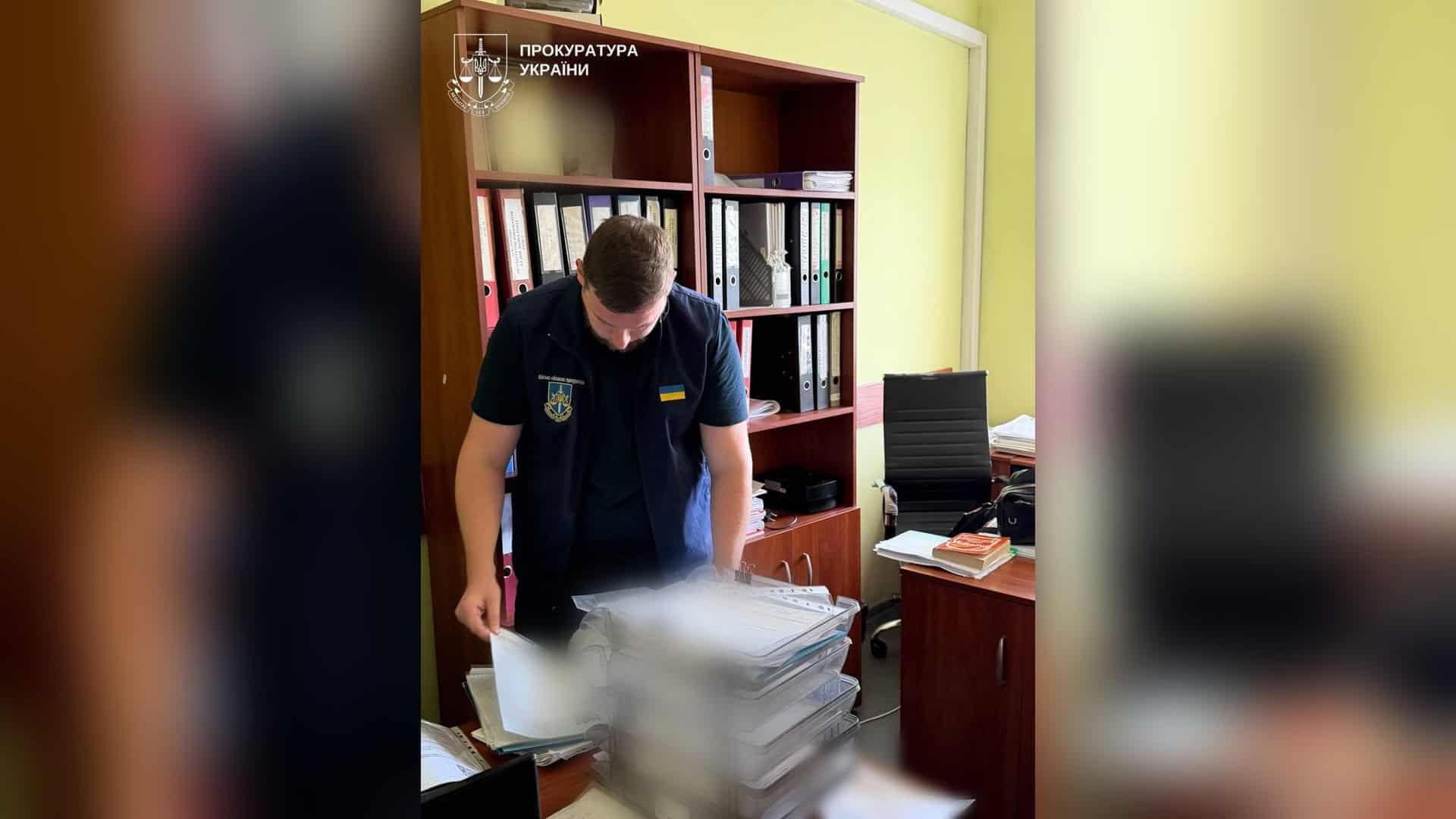 Будівля міської ради у Вишгороді, де посадовця підозрюють у вимаганні 2,5 тис. доларів за дозвіл на будівництво