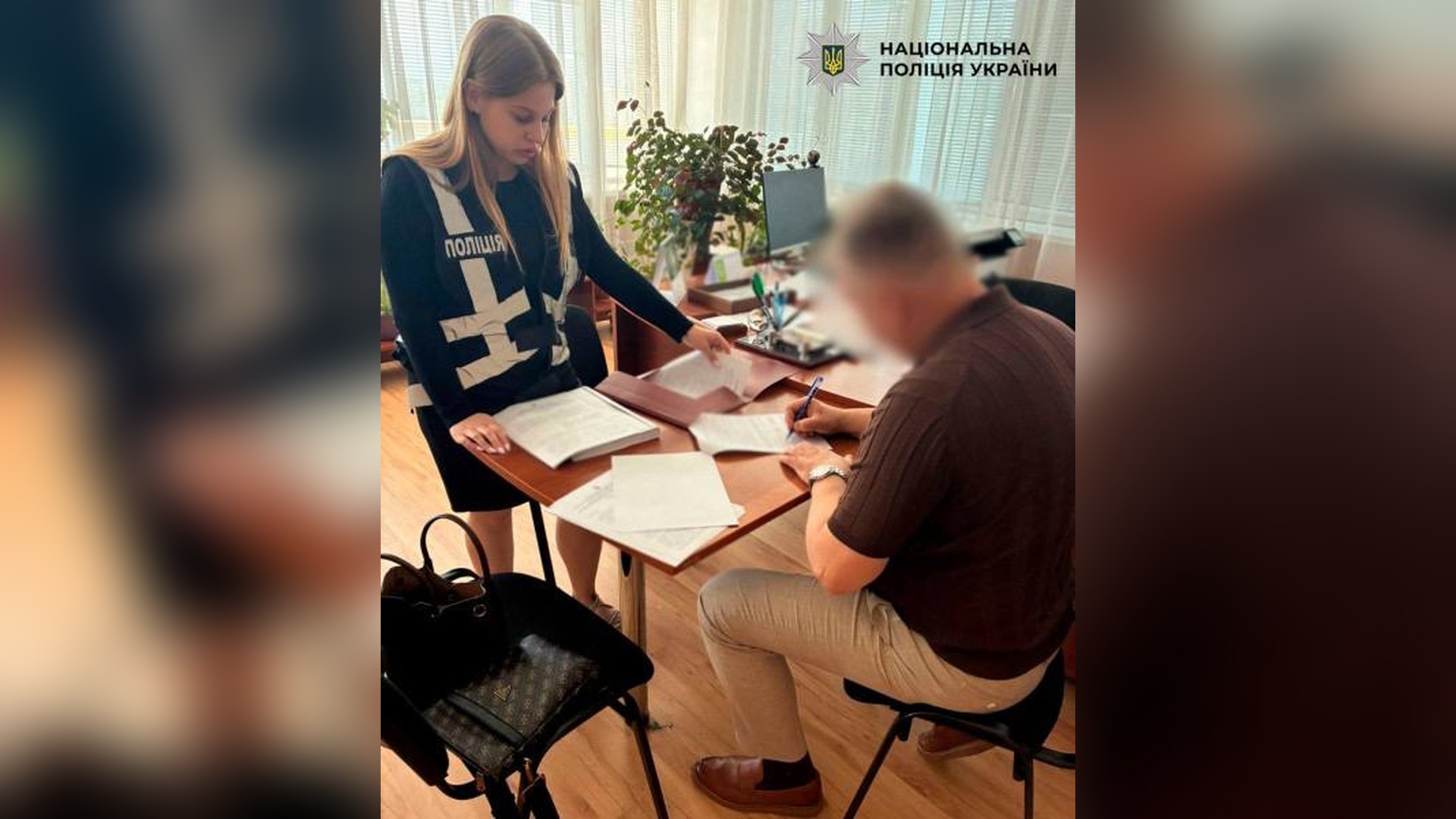 Посадовців лісгоспу підозрюють у недбалості через вирубку 448 дерев на Київщині Будівля управління освіти Солом'янської РДА у Солом'янському р-ні, де підписували збиткові угоди на закупівлю електроенергії