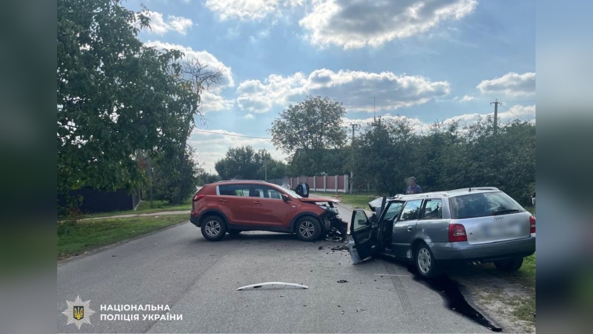ДТП під Іванковом: загинув водій Jeep, 13 постраждалих у маршрутці Місце дорожньо-транспортної пригоди у Яготині, де зіткнулися автомобілі KIA та Audi