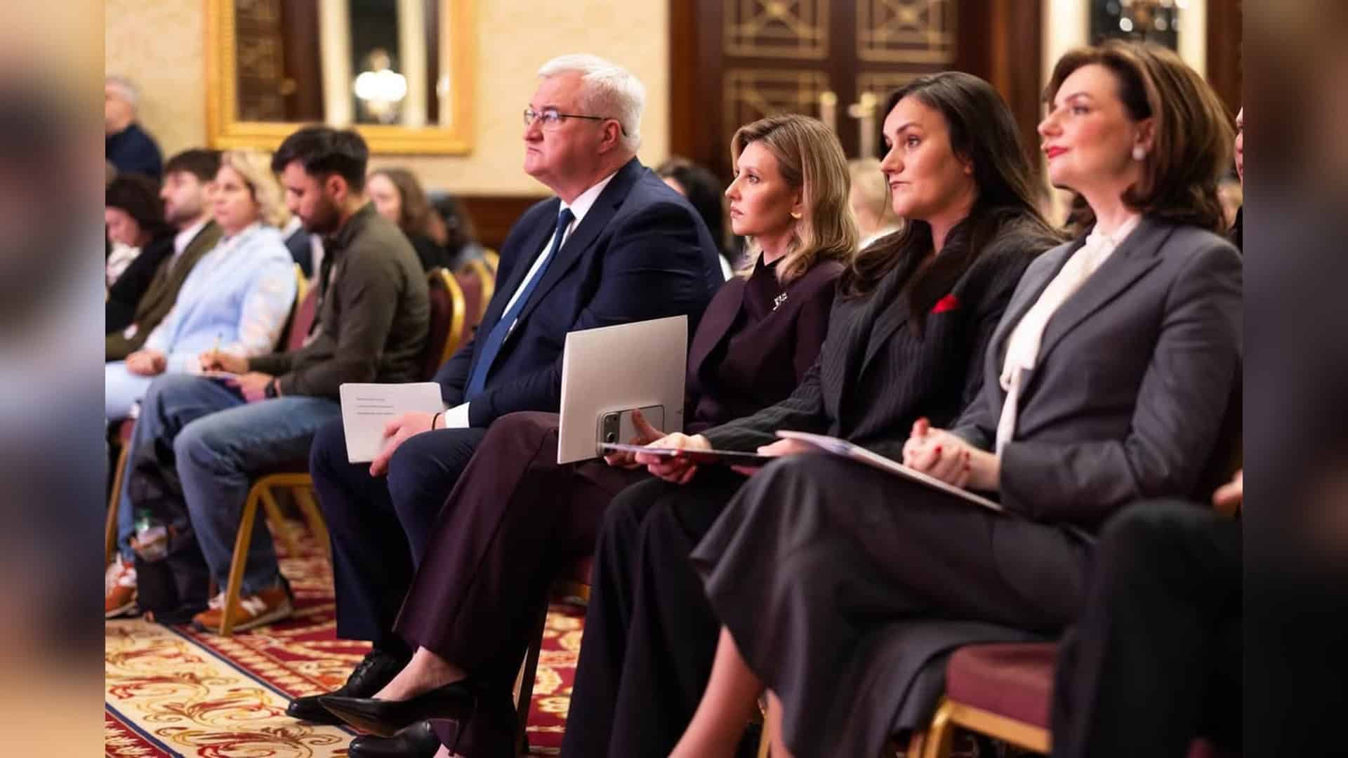 Учасники 7-го Міжнародного форуму культурної дипломатії у Києві, організованого Українським інститутом