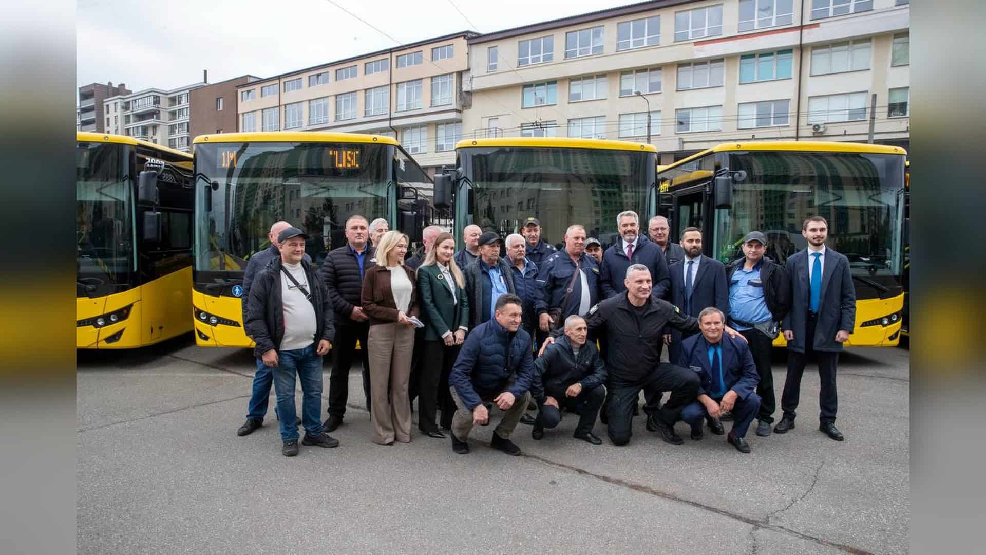 У Києві та Київщині за 6 днів виявлено 7012 порушень швидкості Нові низькопідлогові автобуси, придбані Києвом у Туреччині за кредитом ЄІБ, курсують на столичних маршрутах