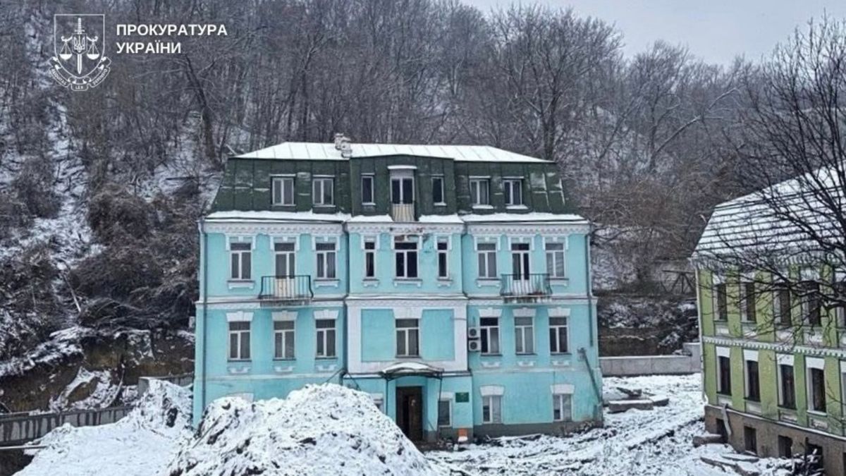Земельна ділянка на Подолі, де проводяться будівельні роботи
