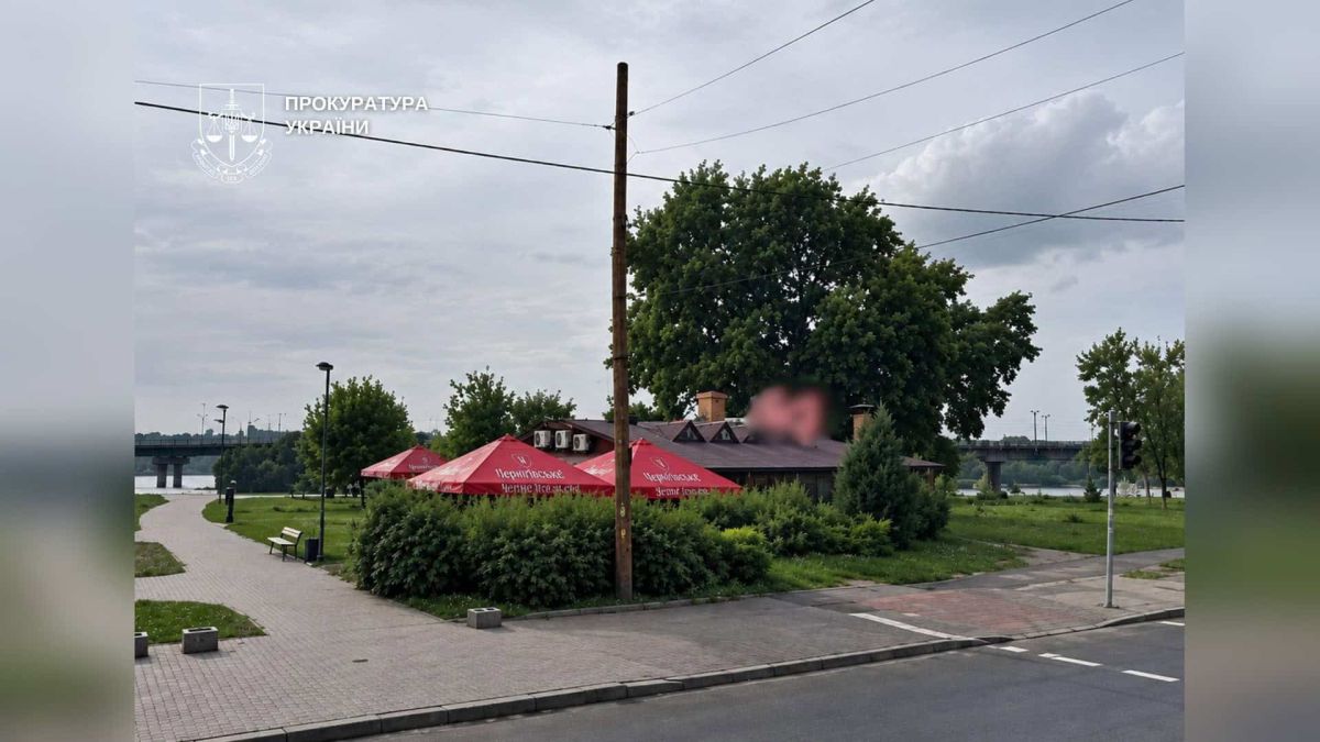 Кафе у Дніпровському р-ні вимагають знести з набережної Дніпра Дніпровська набережна у Дніпровському р-ні Києва, де на ділянці 0,3 га самовільно збудований заклад харчування у трьох охоронних зонах