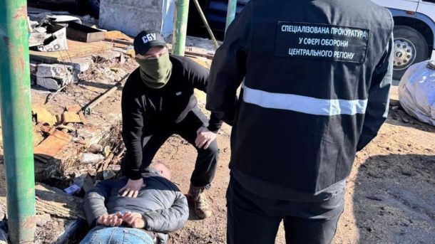 Поліція викрила організовану ухилянтську схему за $3,5 тисяч