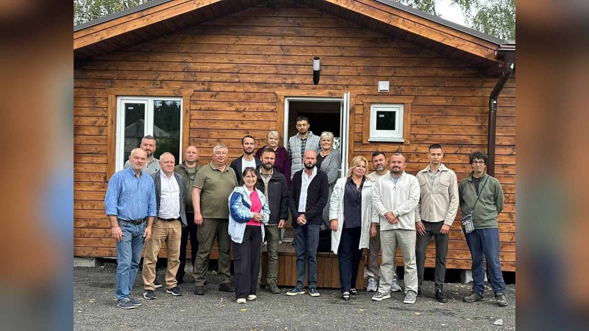 У Горенці збудували п’ять будинків для сімей ВПО від фонду П'ять нових житлових будинків у Горенці Гостомельської громади, збудованих для внутрішньо переміщених сімей за підтримки Solidarity