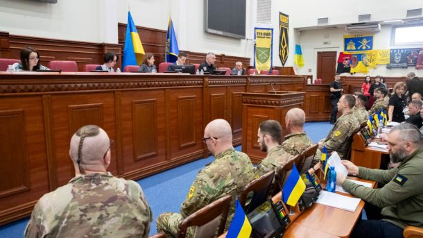 Автоматичні дорожні стовпці боларди на вулицях Києва для обмеження в'їзду транспорту на закриті території