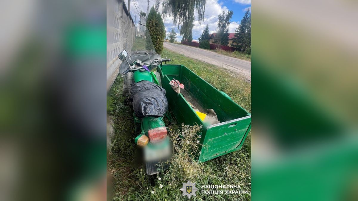 ДТП у Фастівському р-ні: Lanos зіткнувся з мотоциклом, 74-річний постраждав Місце аварії у селі Плесецьке Фастівського району, де Lanos зіткнувся з мотоциклом, 74-річний постраждалий госпіталізований
