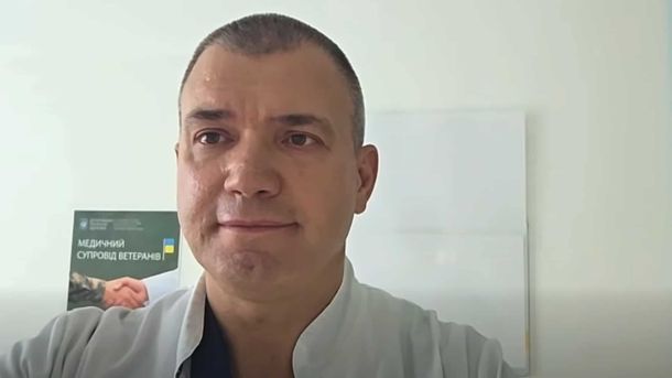 Головні новини Києва | Kyiv.News Медичний координатор розповідає про супровід ветеранів на тлі постера Медичний супровід ветеранів