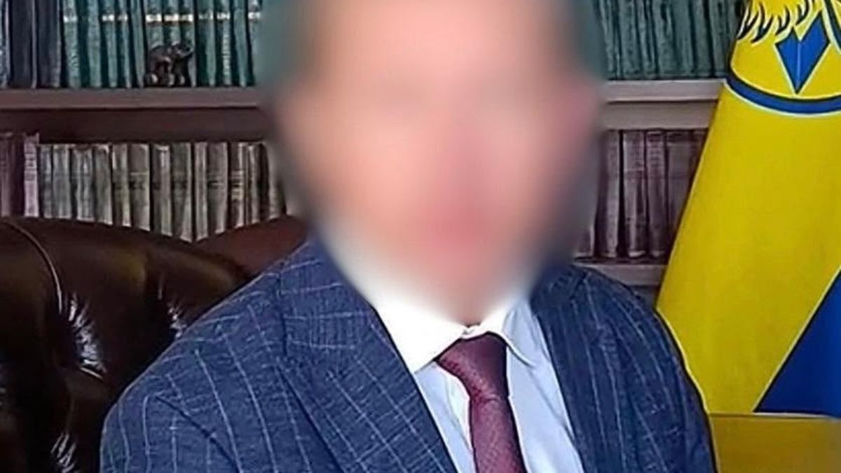Чоловік у Києві обіцяв мандат народного депутата за 160 000 доларів через анульовану партію — справа передана до суду