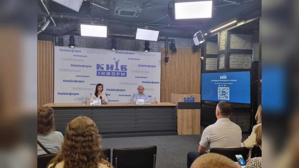 Telegram-чат-бот для пацієнтів Києва: запис до лікаря без реєстрації Директорка Департаменту охорони здоров'я Києва Тетяна Мостепан презентує медичний чат-бот на пресконференції у «Київінформі»