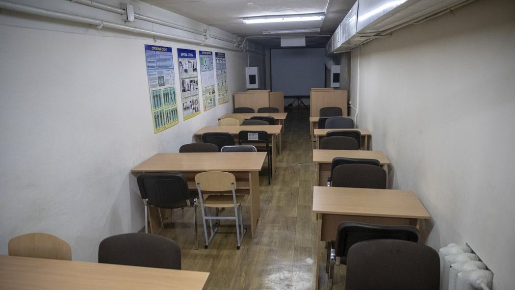 У Києві 80% шкіл мають укриття, але частина учнів досі навчається у другу зміну