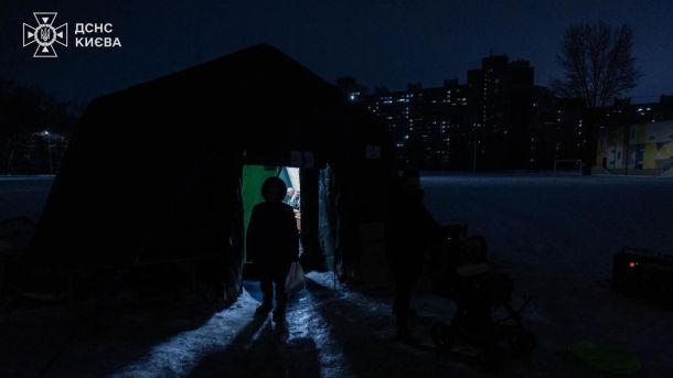107 000 сімей столиці без світла після нічної атаки Вхід до пункту незламності