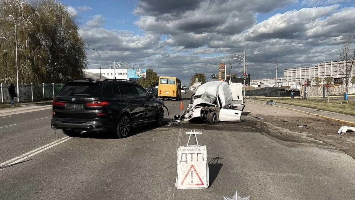 ДТП у Вишневому: ЗАЗ Lanos зіткнувся з 4 авто