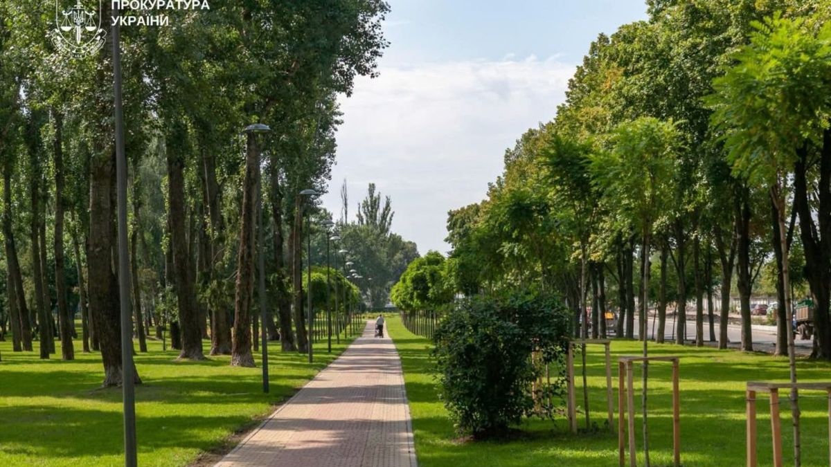 Посадовці КО «Київзеленбуд» отримали підозру у привласненні 3 млн грн на ремонті парків Києва у 2024 році