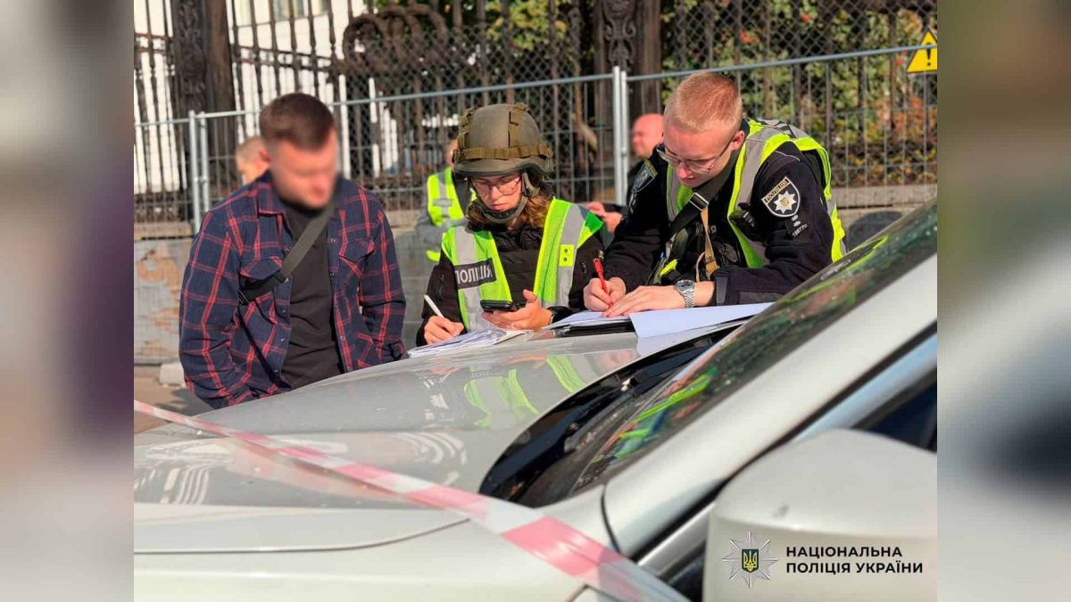 Наслідки атаки російських безпілотників на Київ: пошкоджені будівлі та автомобілі, загинула жінка, 21 особа поранена в чотирьох районах міста