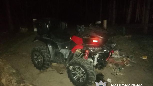 Квадроцикл на лісовій дорозі, поліція Київщини розслідує обставини смертельної аварії в Козині на Обухівщині