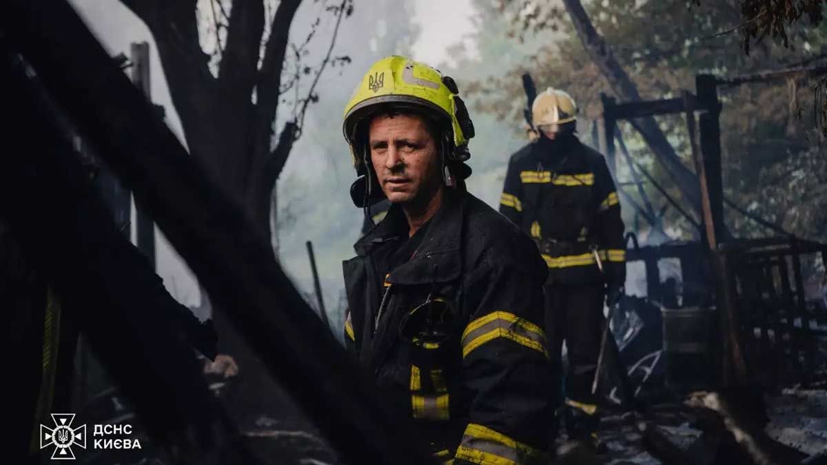 Масована атака на Київ: 1 загиблий, 24 постраждалих, пошкоджені будівлі й «швидкі»