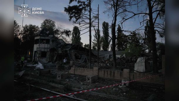 Рятувальники ДСНС ліквідують наслідки нічної ворожої атаки на Київ 1 вересня — 8 загиблих у трьох районах міста