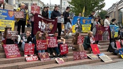 Трамвайне депо на Лук’янівці під загрозою: зруйнований дах, вибиті вікна й припис від КМДА